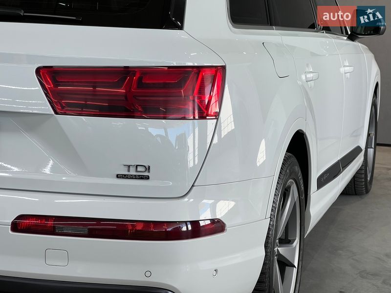 Позашляховик / Кросовер Audi Q7 2015 в Одесі