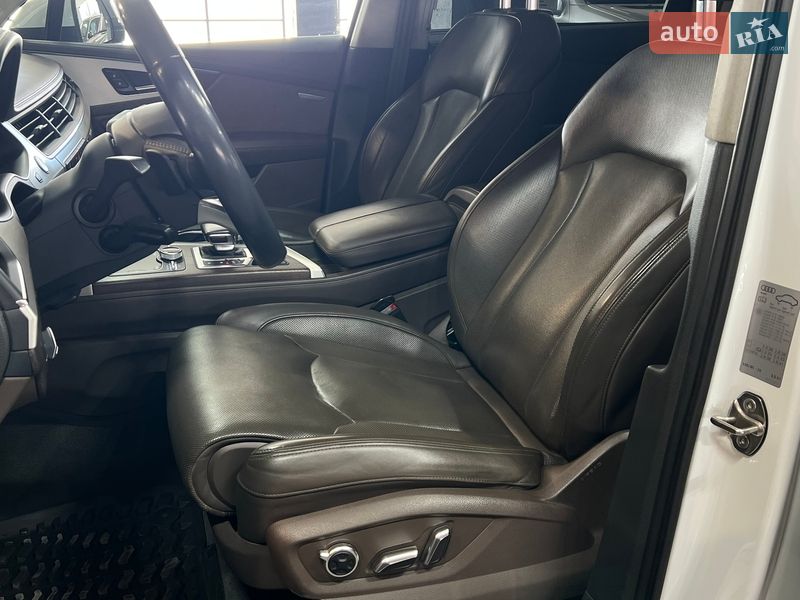 Позашляховик / Кросовер Audi Q7 2015 в Одесі