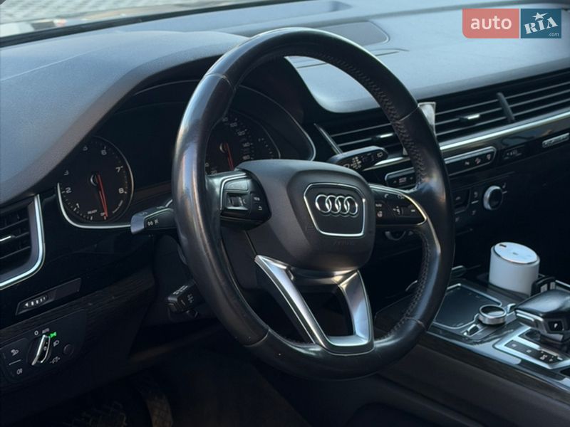 Внедорожник / Кроссовер Audi Q7 2015 в Киеве