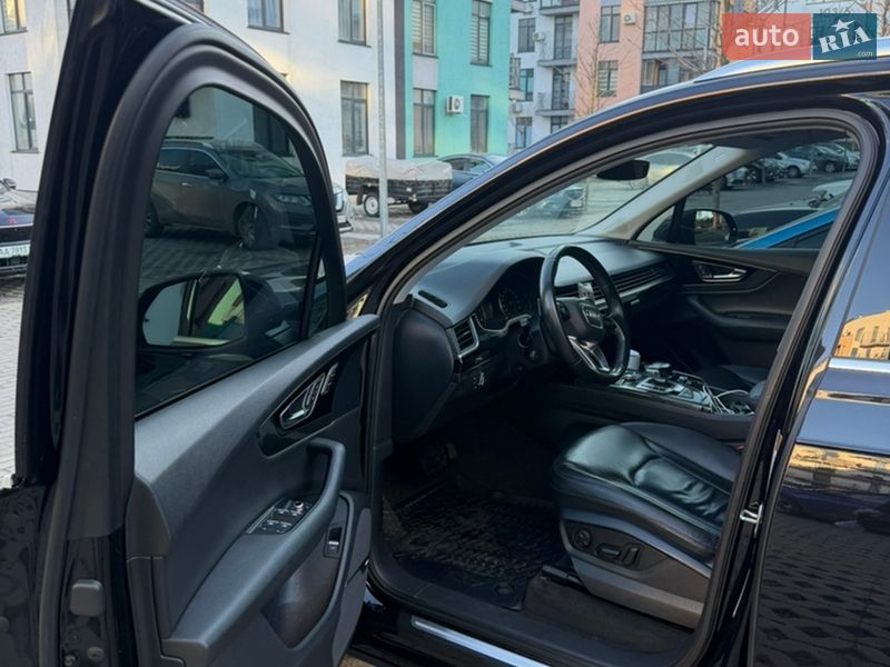 Внедорожник / Кроссовер Audi Q7 2015 в Киеве