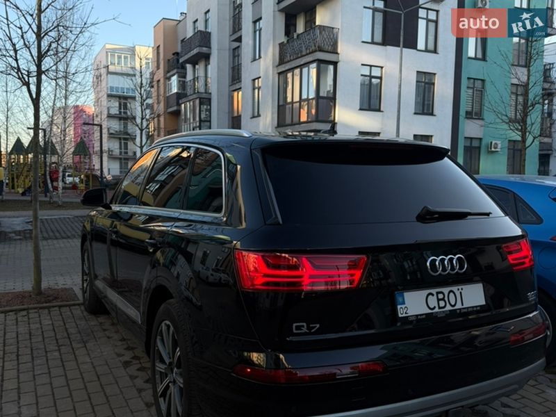 Внедорожник / Кроссовер Audi Q7 2015 в Киеве