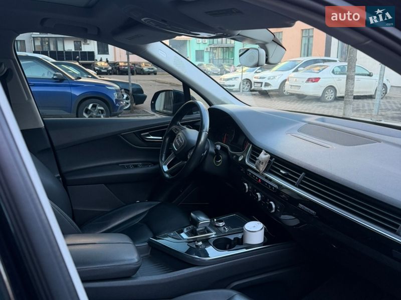 Внедорожник / Кроссовер Audi Q7 2015 в Киеве