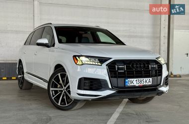 Позашляховик / Кросовер Audi Q7 2020 в Рівному