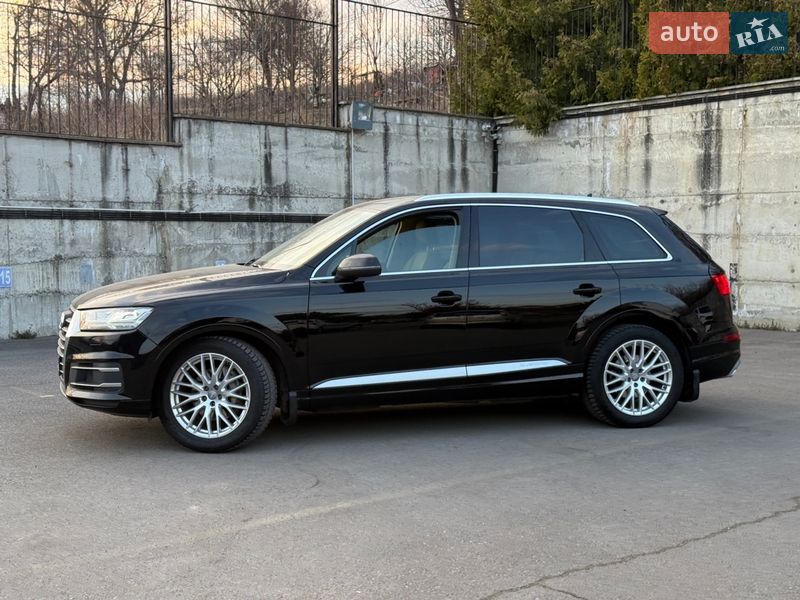 Внедорожник / Кроссовер Audi Q7 2015 в Ровно