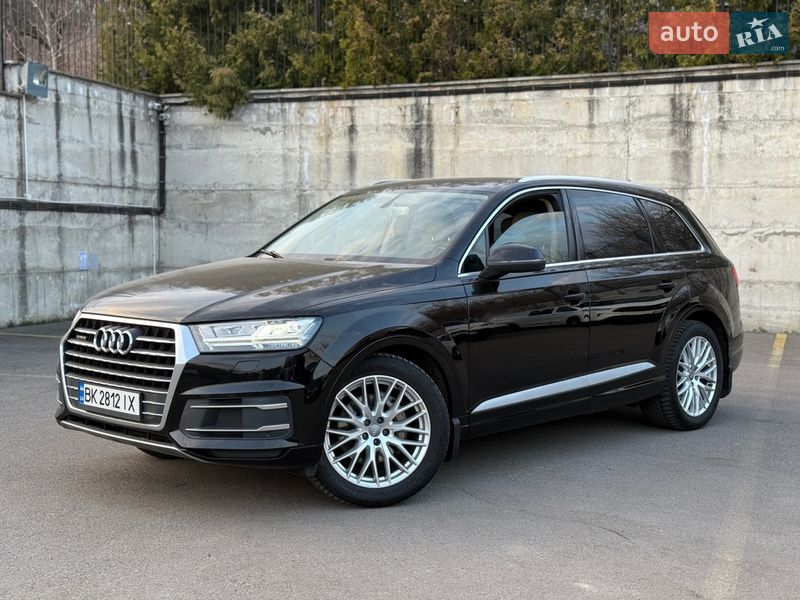 Внедорожник / Кроссовер Audi Q7 2015 в Ровно