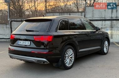 Внедорожник / Кроссовер Audi Q7 2015 в Ровно