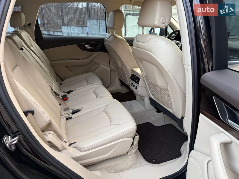 Внедорожник / Кроссовер Audi Q7 2015 в Ровно