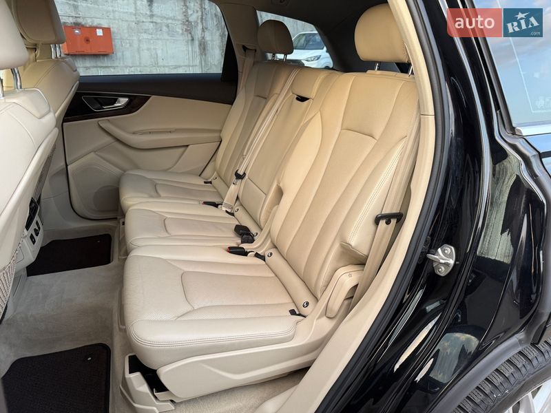 Внедорожник / Кроссовер Audi Q7 2015 в Ровно
