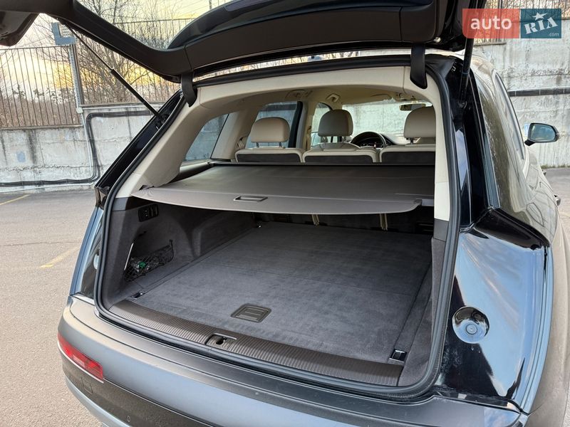 Внедорожник / Кроссовер Audi Q7 2015 в Ровно