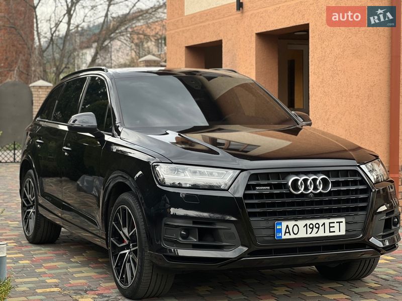 Позашляховик / Кросовер Audi Q7 2017 в Мукачевому