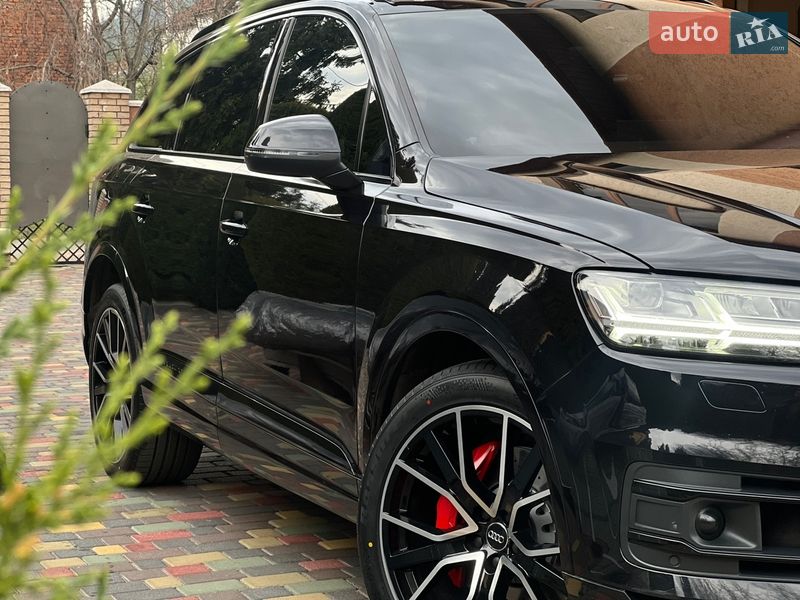 Позашляховик / Кросовер Audi Q7 2017 в Мукачевому