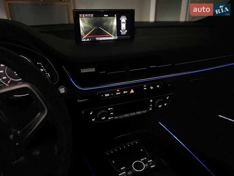 Позашляховик / Кросовер Audi Q7 2017 в Мукачевому