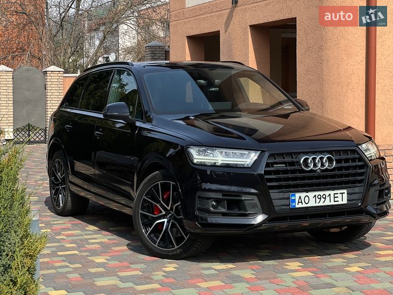 Позашляховик / Кросовер Audi Q7 2017 в Мукачевому