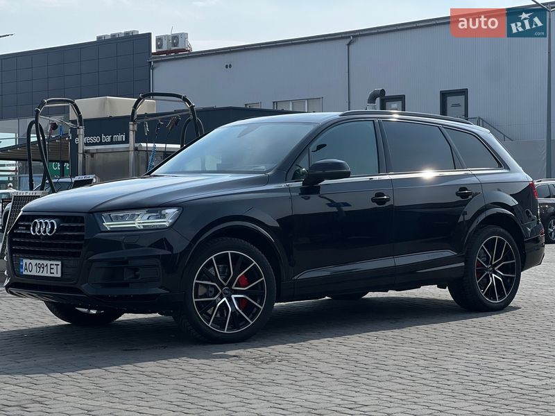 Позашляховик / Кросовер Audi Q7 2017 в Мукачевому