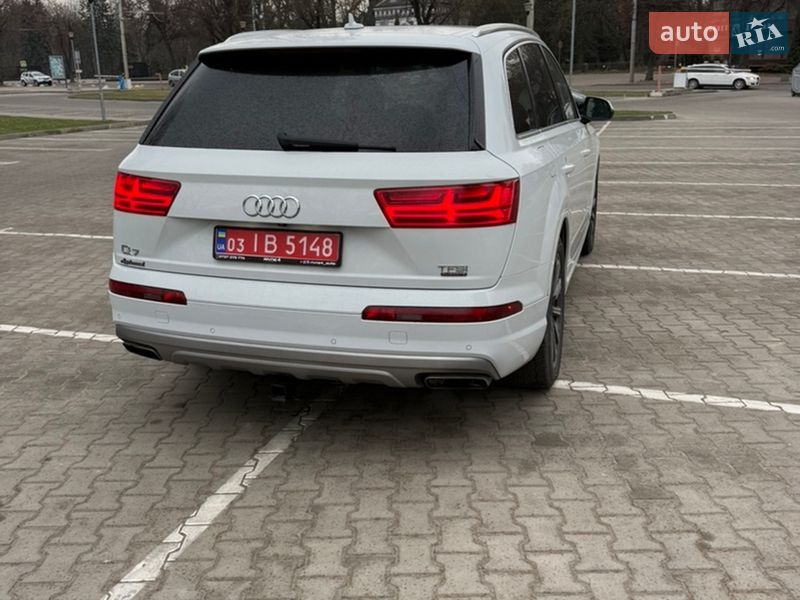 Внедорожник / Кроссовер Audi Q7 2016 в Луцке