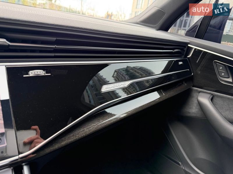 Внедорожник / Кроссовер Audi Q7 2023 в Киеве
