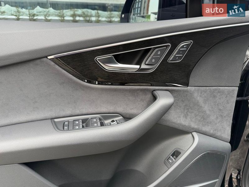 Внедорожник / Кроссовер Audi Q7 2023 в Киеве