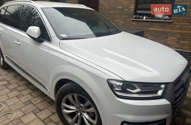 Позашляховик / Кросовер Audi Q7 2015 в Києві