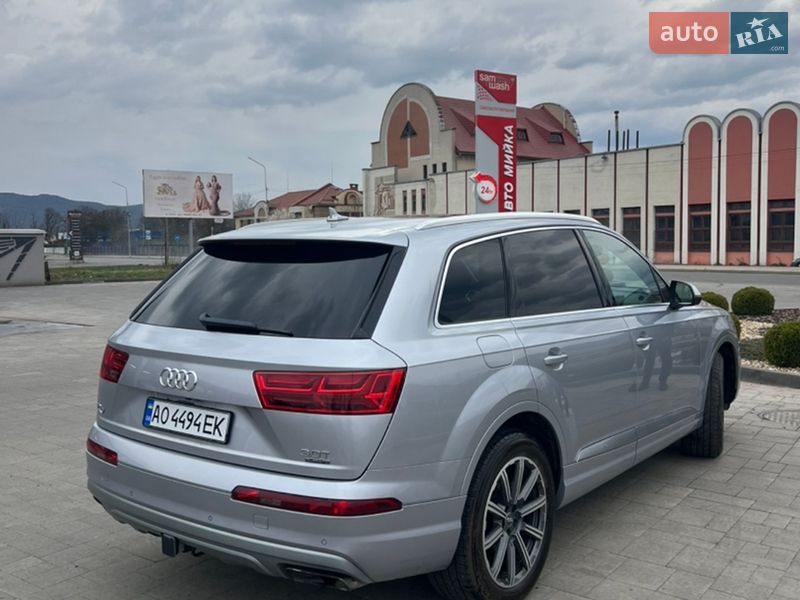 Внедорожник / Кроссовер Audi Q7 2016 в Хусте