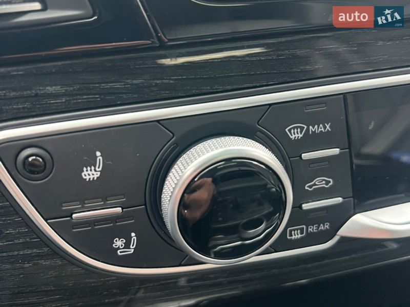 Внедорожник / Кроссовер Audi Q7 2016 в Хусте