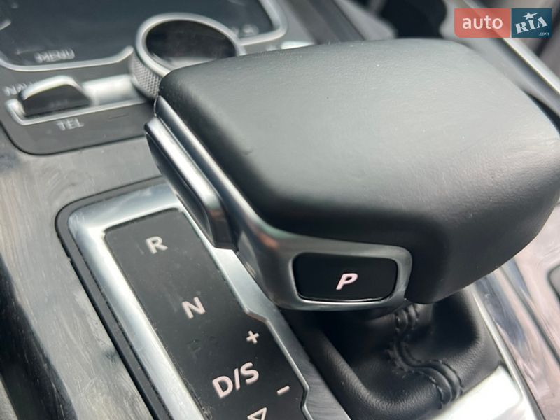 Внедорожник / Кроссовер Audi Q7 2016 в Хусте