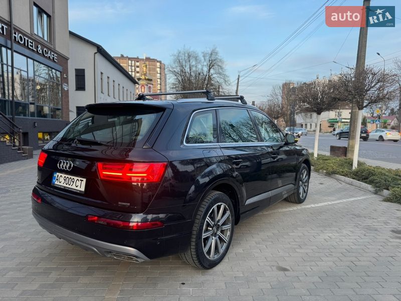 Позашляховик / Кросовер Audi Q7 2016 в Львові