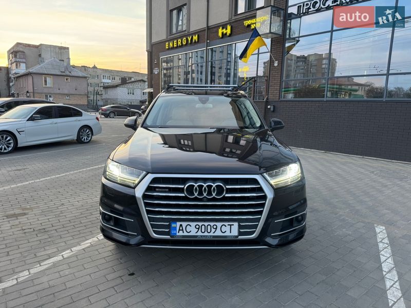 Позашляховик / Кросовер Audi Q7 2016 в Львові