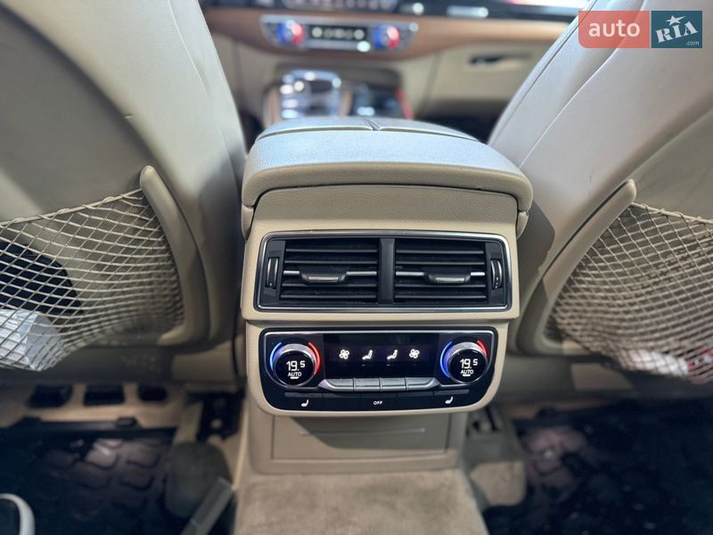 Позашляховик / Кросовер Audi Q7 2016 в Львові