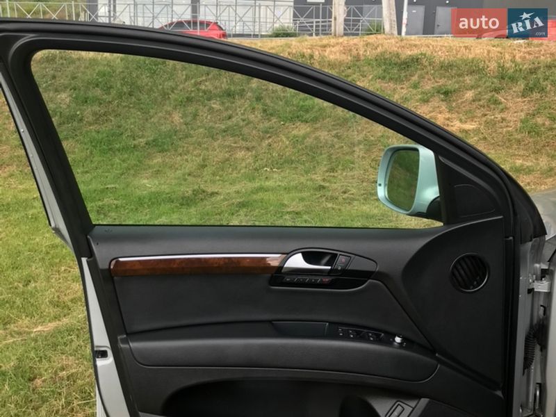 Внедорожник / Кроссовер Audi Q7 2010 в Черкассах