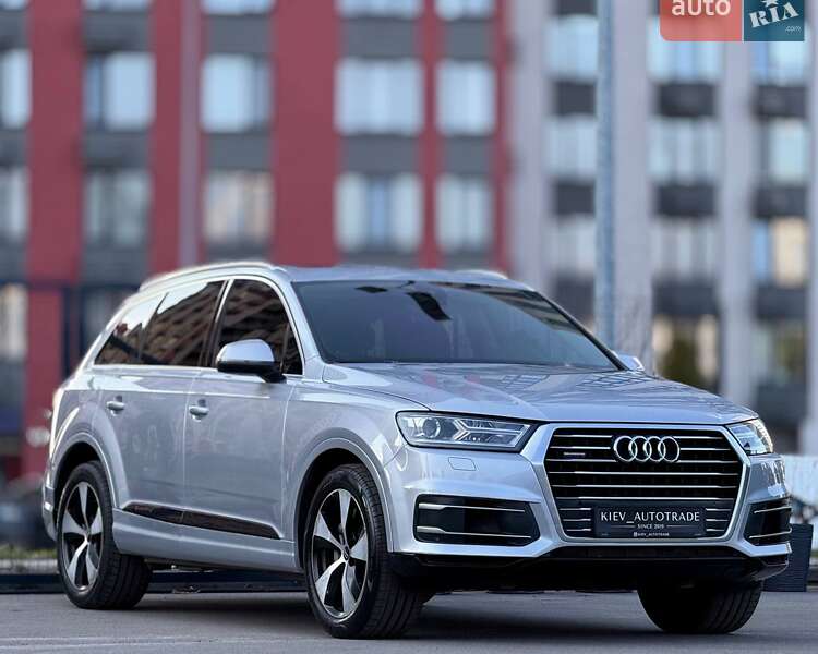 Внедорожник / Кроссовер Audi Q7 2018 в Киеве