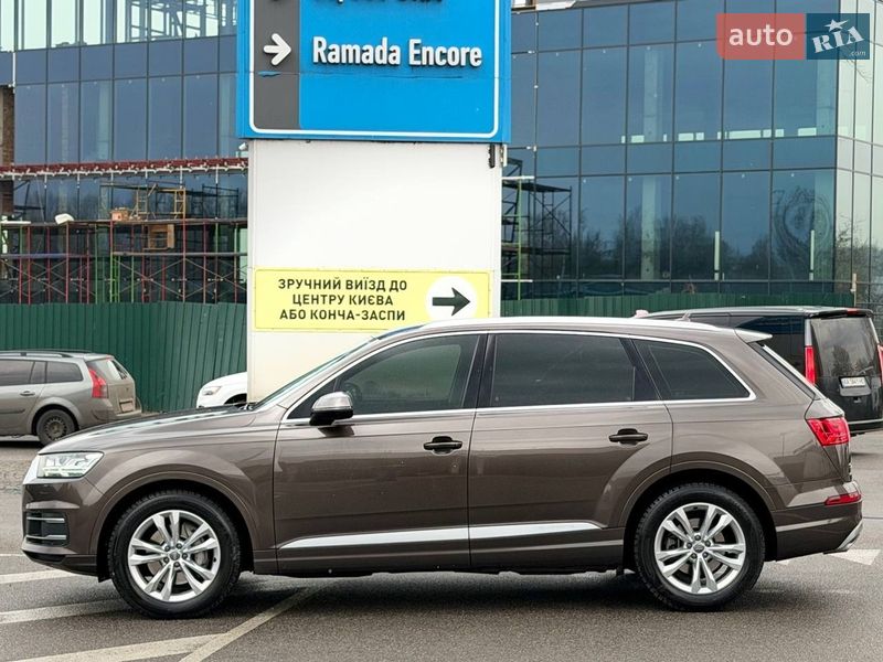 Внедорожник / Кроссовер Audi Q7 2017 в Киеве