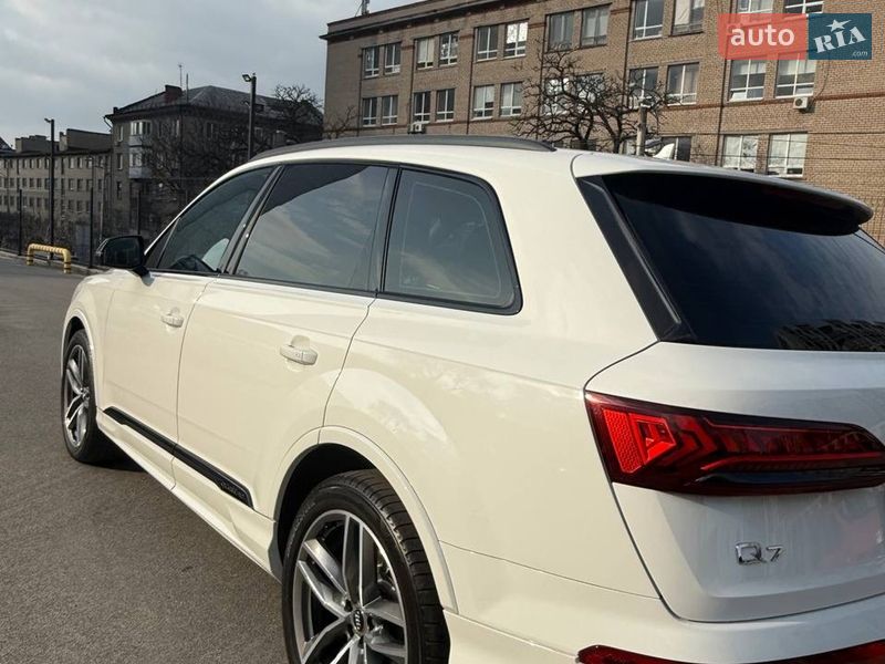 Внедорожник / Кроссовер Audi Q7 2021 в Днепре