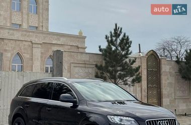 Позашляховик / Кросовер Audi Q7 2014 в Подільську