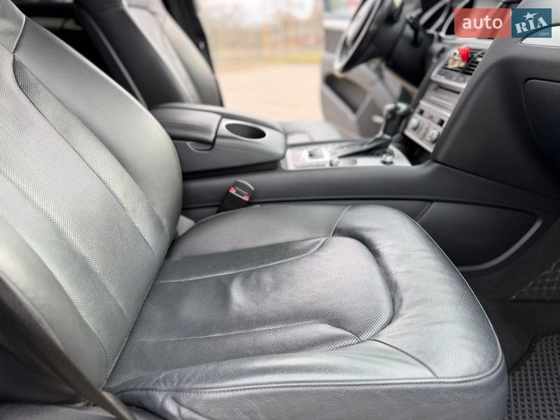 Внедорожник / Кроссовер Audi Q7 2015 в Шепетовке