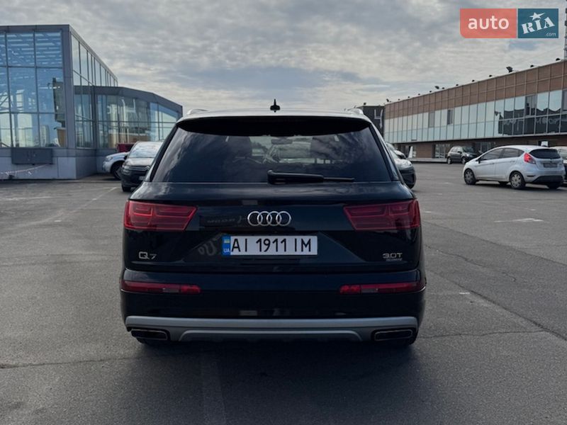 Внедорожник / Кроссовер Audi Q7 2017 в Киеве