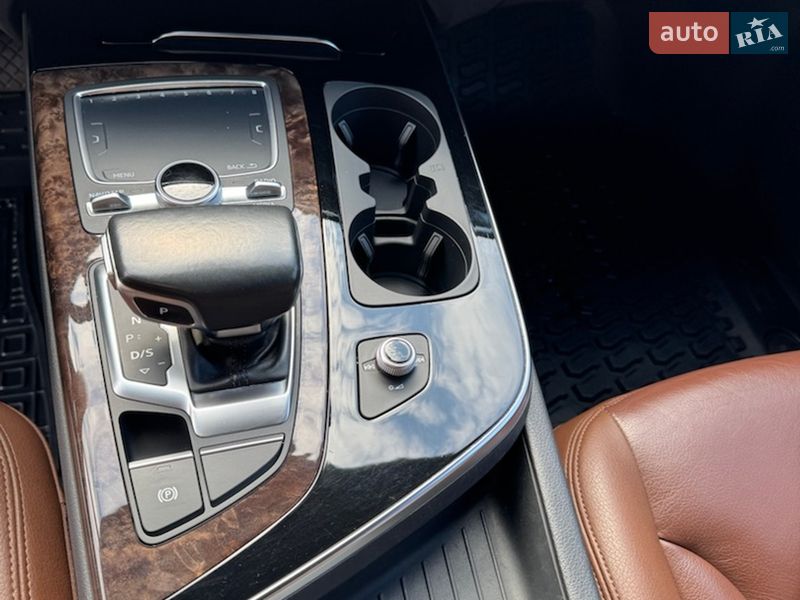 Внедорожник / Кроссовер Audi Q7 2017 в Киеве