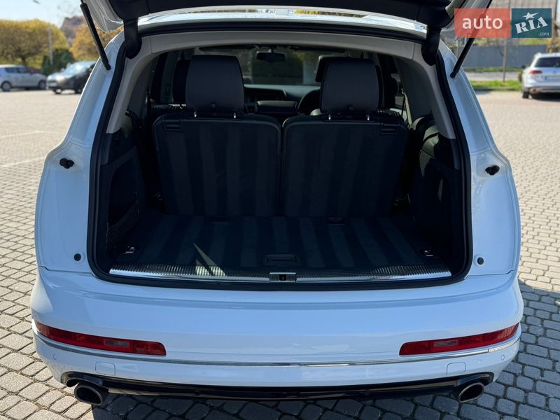 Внедорожник / Кроссовер Audi Q7 2014 в Ужгороде