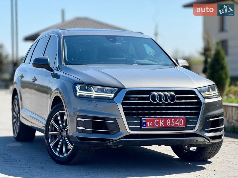 Внедорожник / Кроссовер Audi Q7 2017 в Хусте