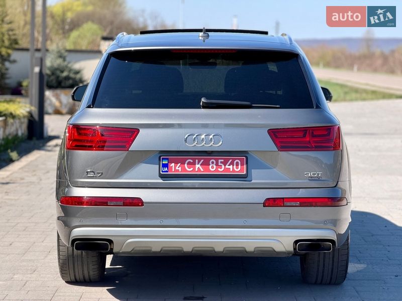 Внедорожник / Кроссовер Audi Q7 2017 в Хусте