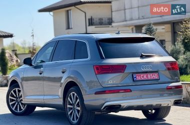 Внедорожник / Кроссовер Audi Q7 2017 в Хусте