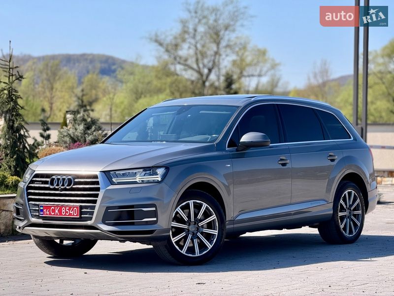 Внедорожник / Кроссовер Audi Q7 2017 в Хусте