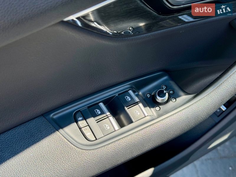 Внедорожник / Кроссовер Audi Q7 2017 в Хусте