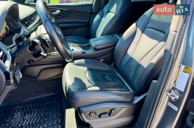 Внедорожник / Кроссовер Audi Q7 2017 в Хусте