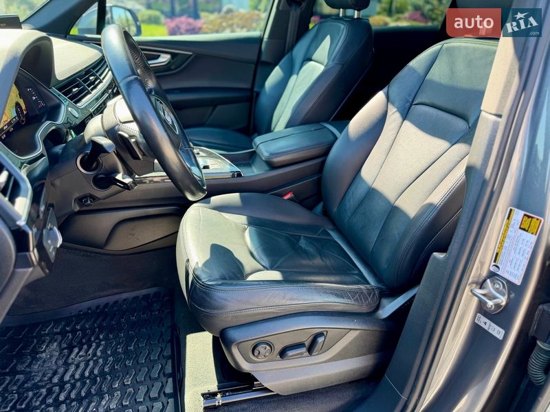 Внедорожник / Кроссовер Audi Q7 2017 в Хусте
