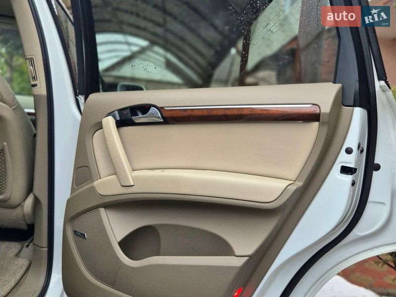 Позашляховик / Кросовер Audi Q7 2010 в Запоріжжі фото 77 Позашляховик / Кросовер Audi Q7 2010 в Запоріжжі