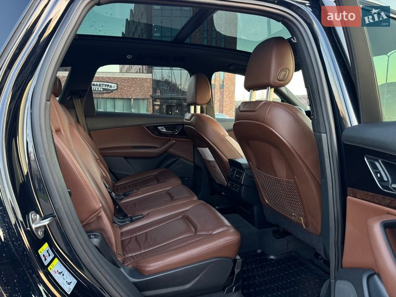 Позашляховик / Кросовер Audi Q7 2016 в Києві