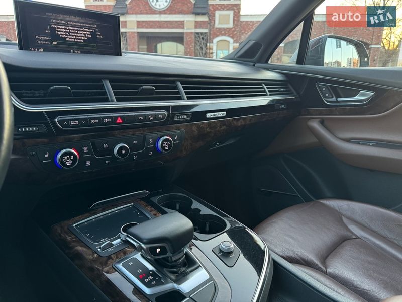 Позашляховик / Кросовер Audi Q7 2016 в Києві
