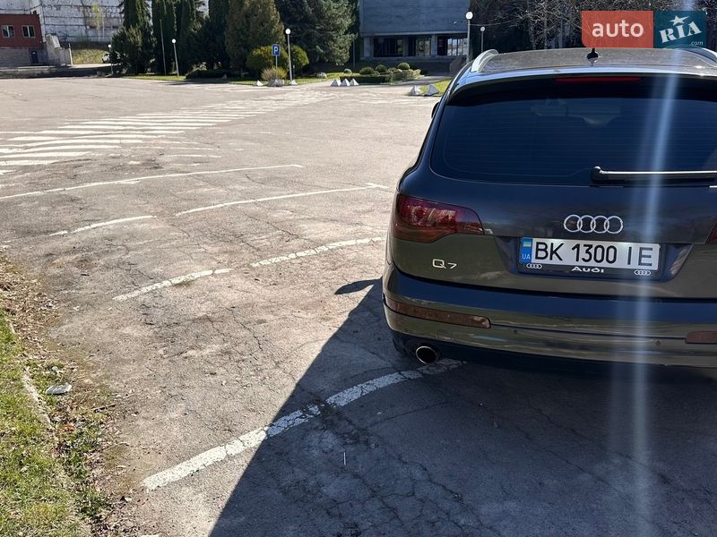 Внедорожник / Кроссовер Audi Q7 2007 в Ровно