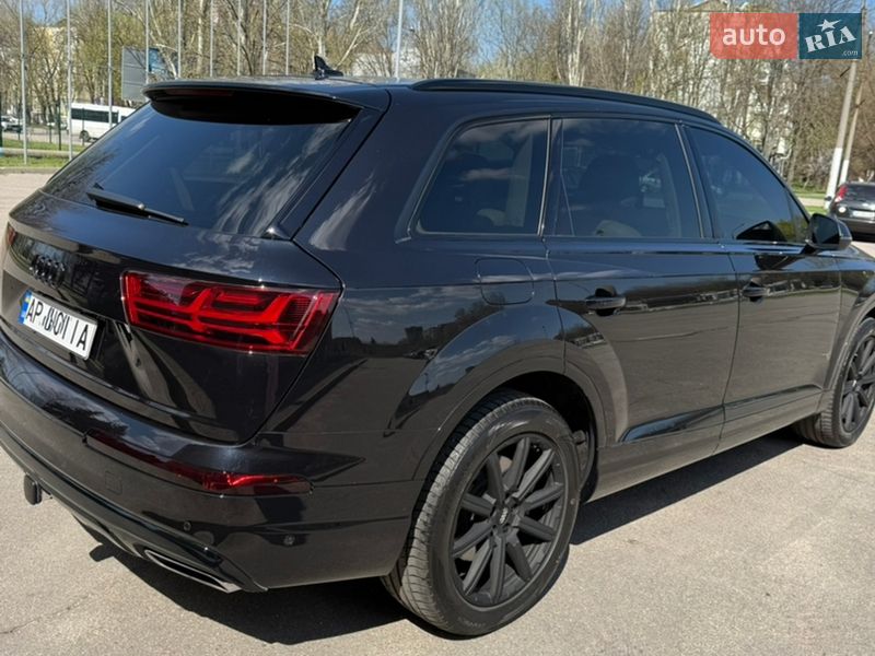 Позашляховик / Кросовер Audi Q7 2018 в Дніпрі