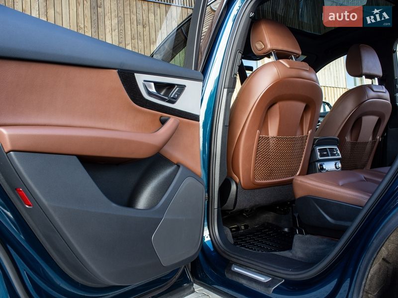 Позашляховик / Кросовер Audi Q7 2017 в Львові